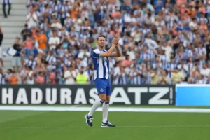 Bomba no Dragão: FC Porto apresenta Luuk de Jong em surpresa total