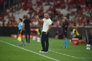 Benfica vence Tondela e Ivo Vieira destaca esforço da equipa