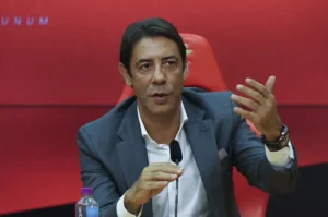 Bomba no Benfica! Rui Costa responde a Vieira: ‘É injusto e até ingrato’”