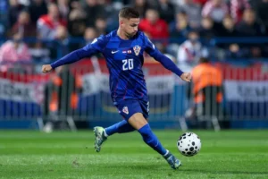 Ivanovic brilha e Croácia fica a um passo do Mundial 2026