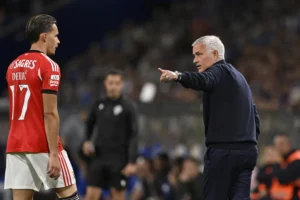 Benfica joga à Trapattoni e deixa FC Porto sem resposta