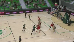 Benfica destrói o Sporting em pleno João Rocha com uma goleada histórica
