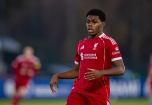 Jovem do Liverpool na mira dos dragões: reforço de peso para o ataque