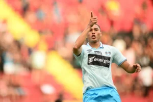 Ex-Benfica supera Cristiano Ronaldo e entra no top mundial dos goleadores