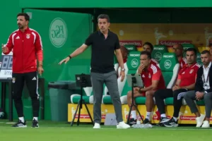 Marco Silva duro nas críticas após derrota do Benfica na Suíça